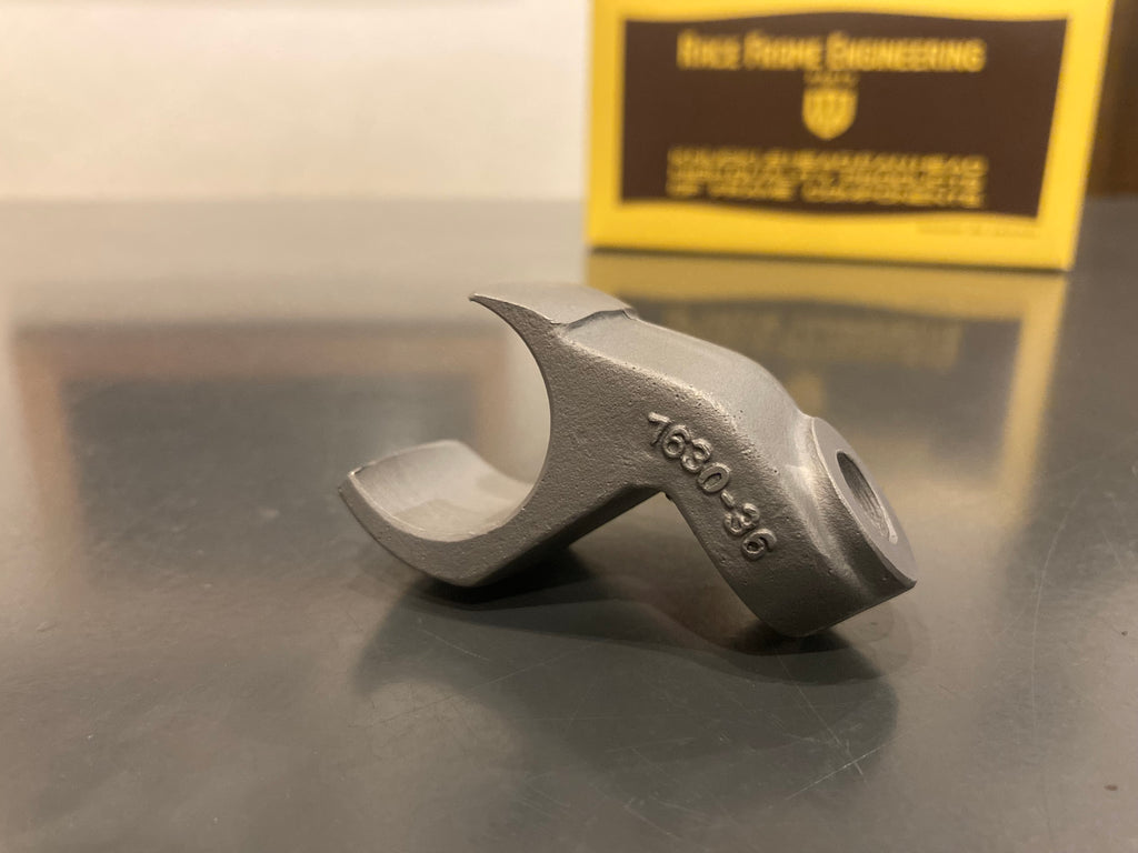 フットボードラグ　VC11　レプリカ　未塗装　RFE