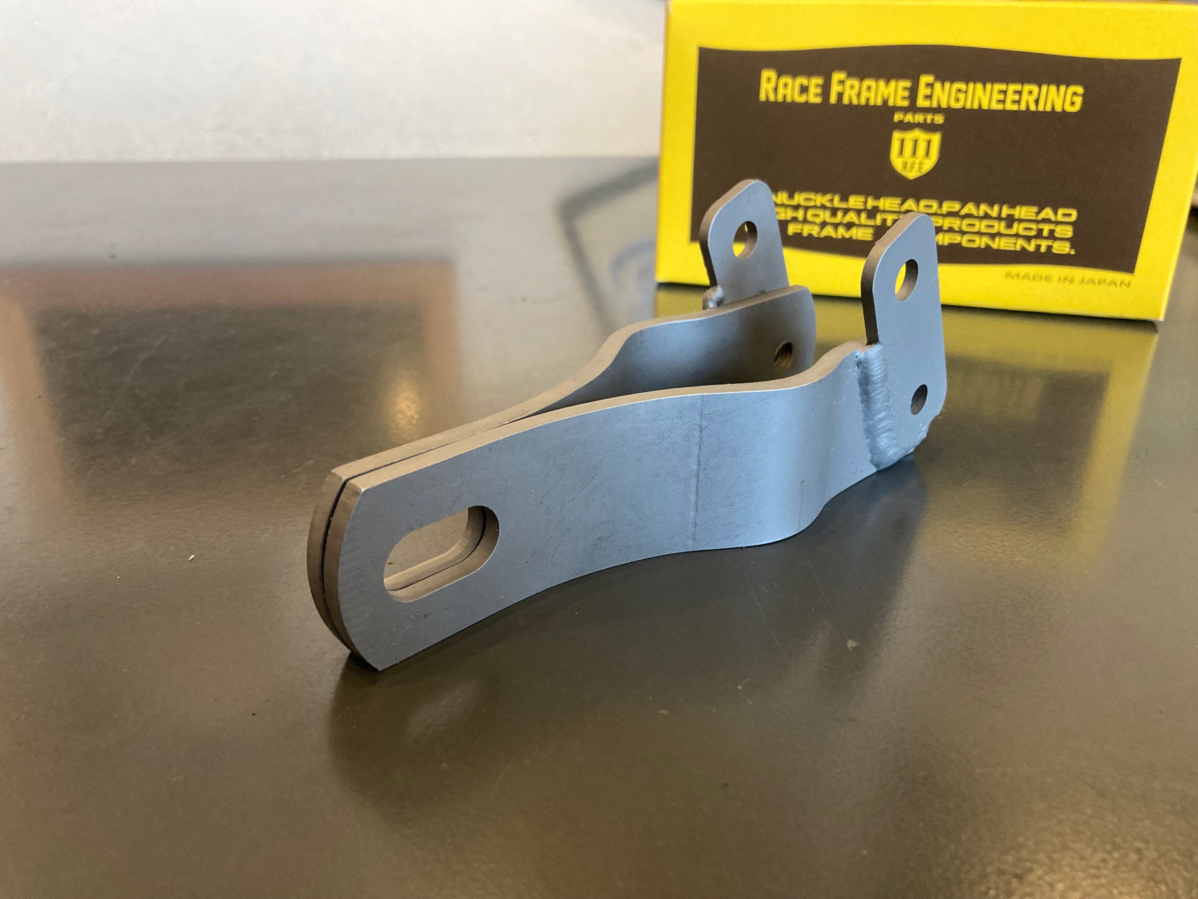 FLナックルヘッドトップモーターマウント　VC26　レプリカ　未塗装　RFE