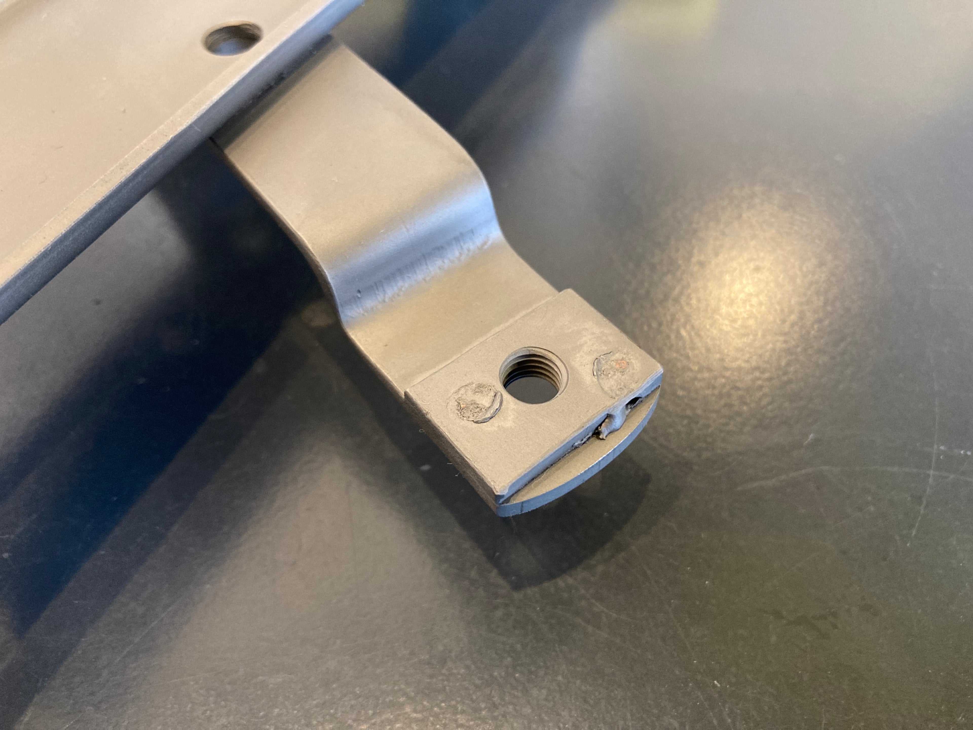 ツールボックスブラケット　VC27　レプリカ　未塗装　RFE