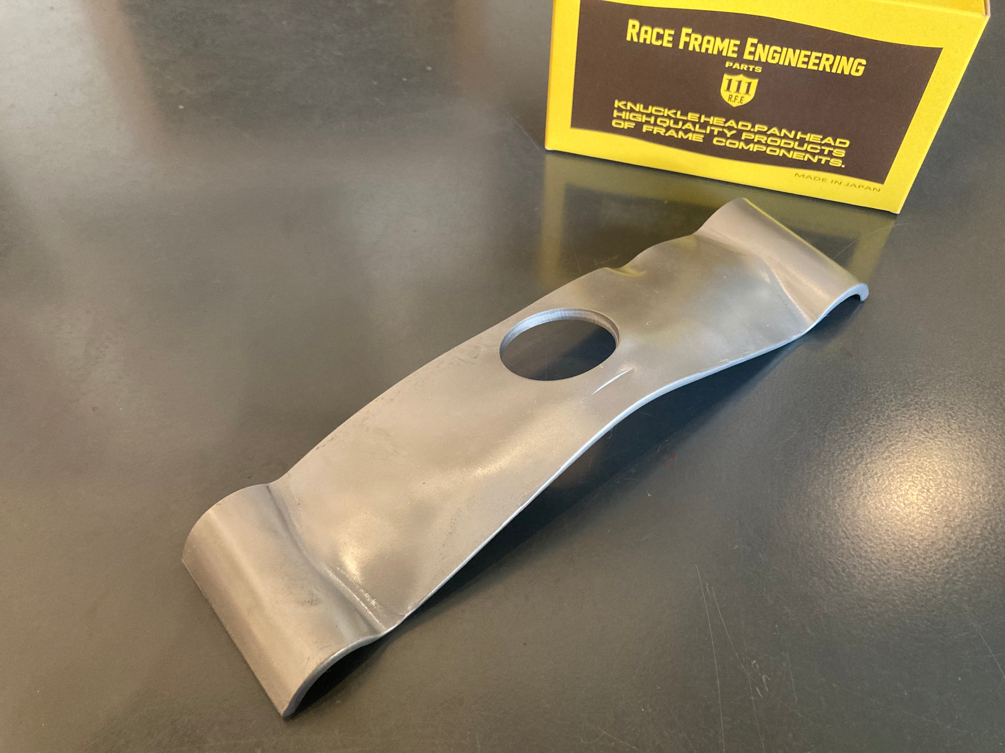 アッパーシートポストブレース　VC48　レプリカ　未塗装　RFE