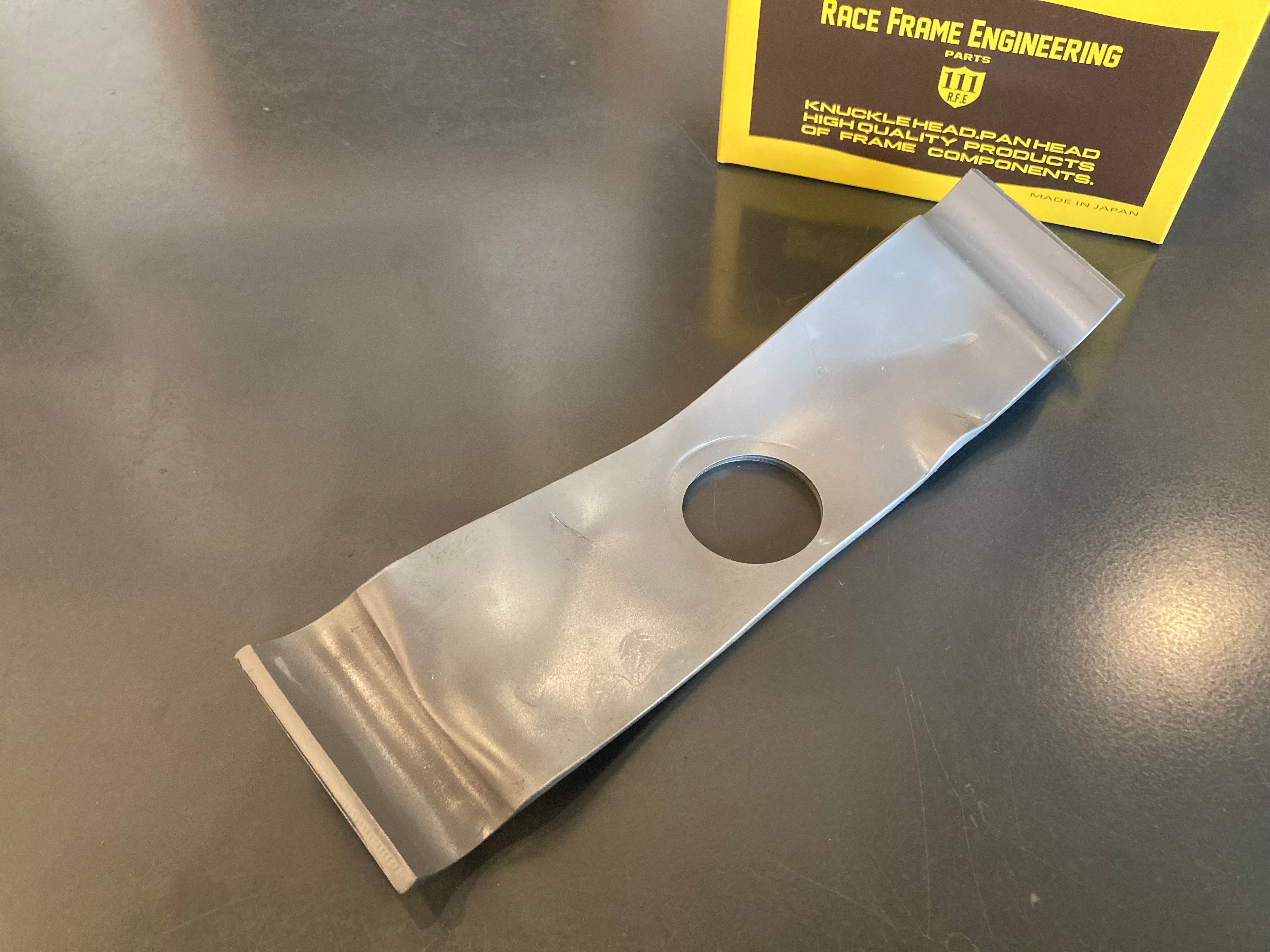 アッパーシートポストブレース　VC48　レプリカ　未塗装　RFE