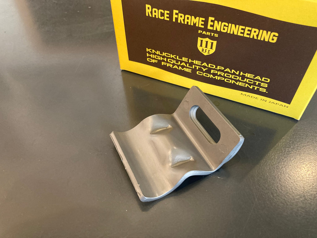 トランスミッションアウトリガーサポート　VC60　レプリカ　未塗装　RFE