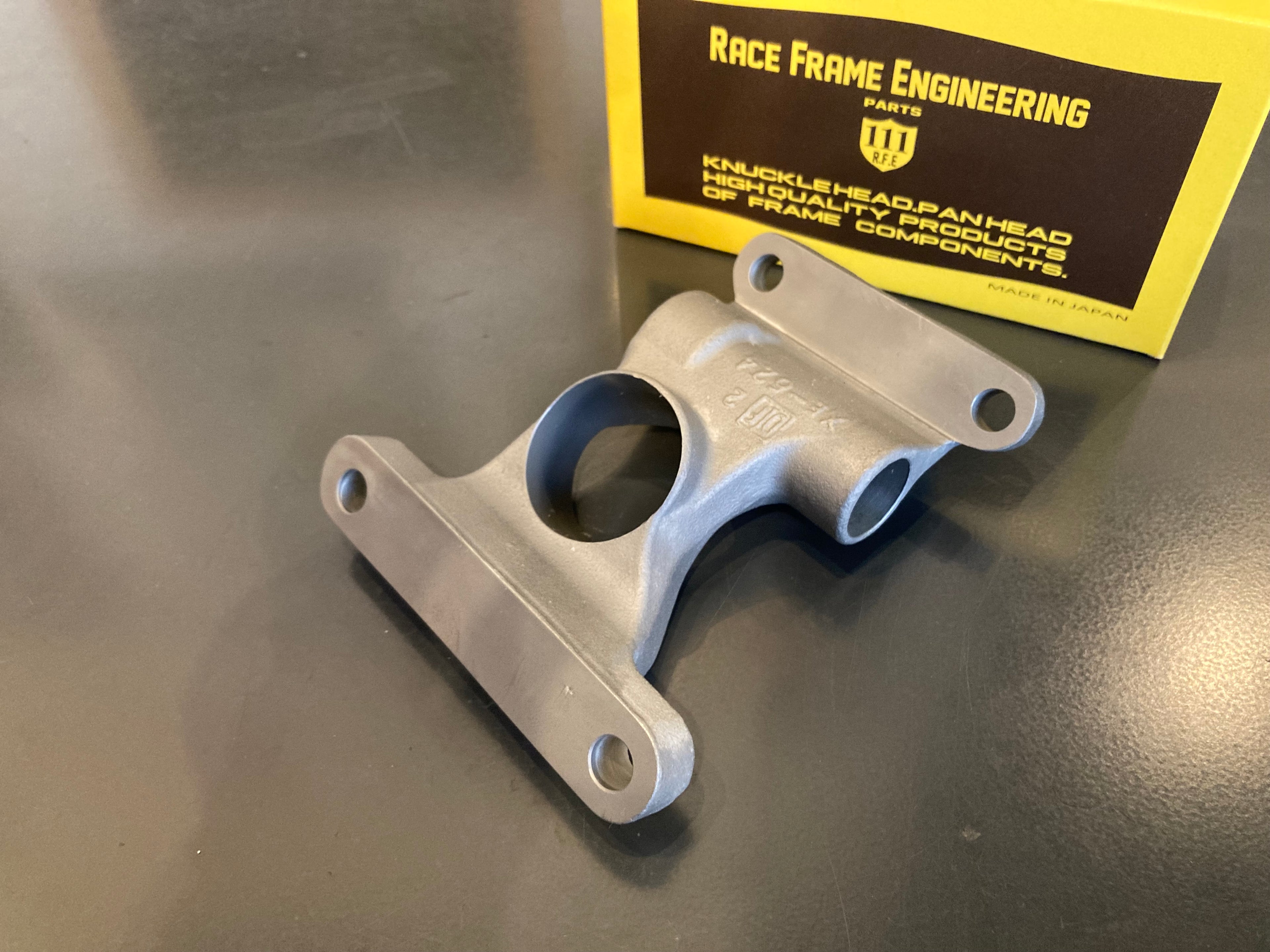 リアモーターマウント　VC66B　レプリカ　未塗装　RFE