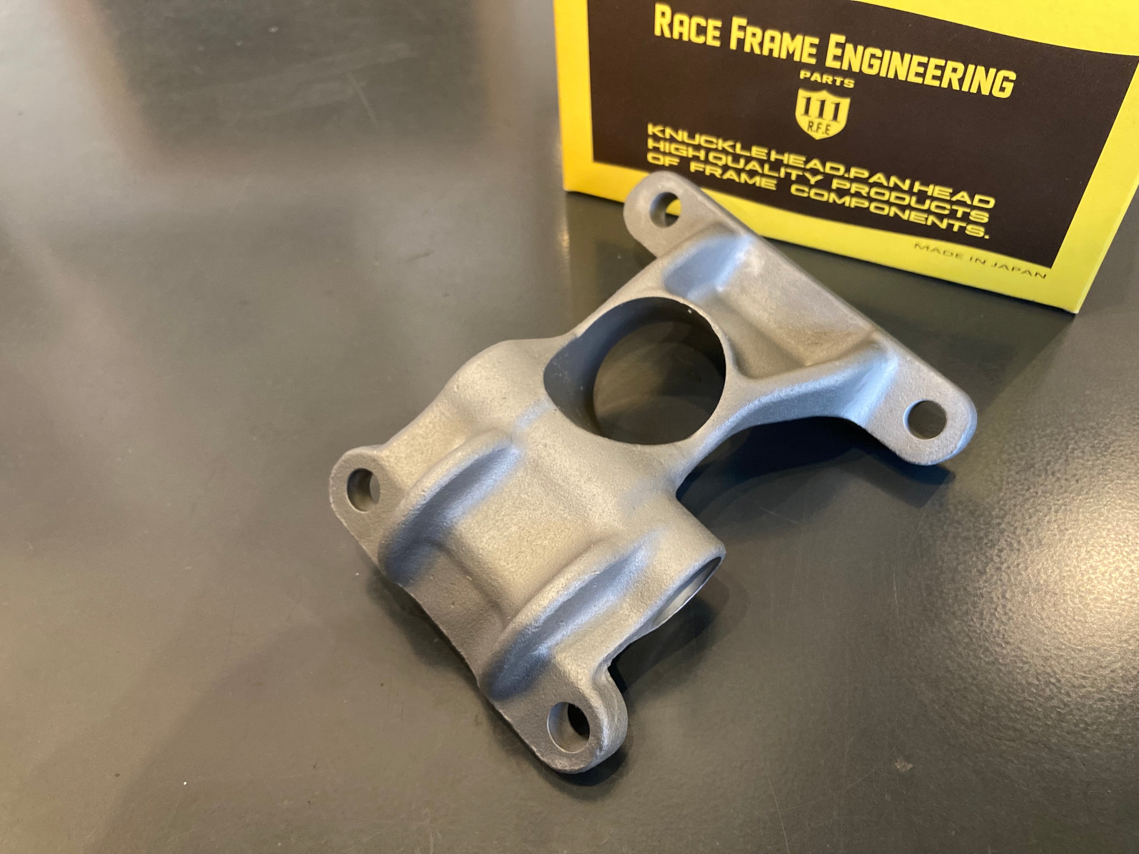 リアモーターマウント　VC66B　レプリカ　未塗装　RFE