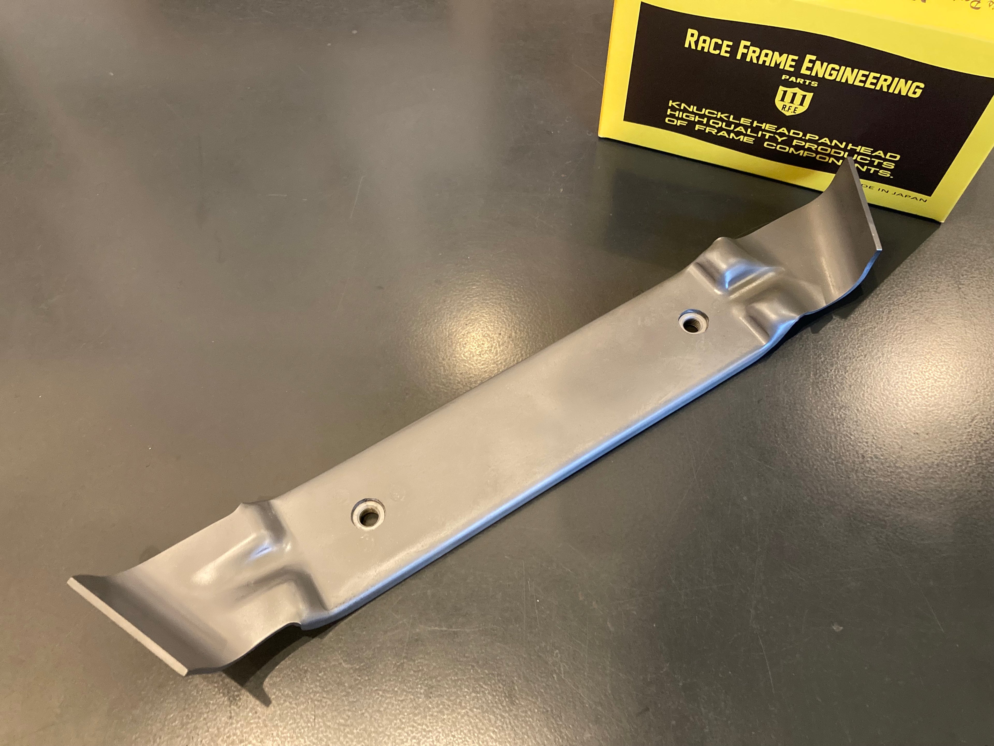 ツールボックスブラケット　VC83　レプリカ　未塗装　RFE