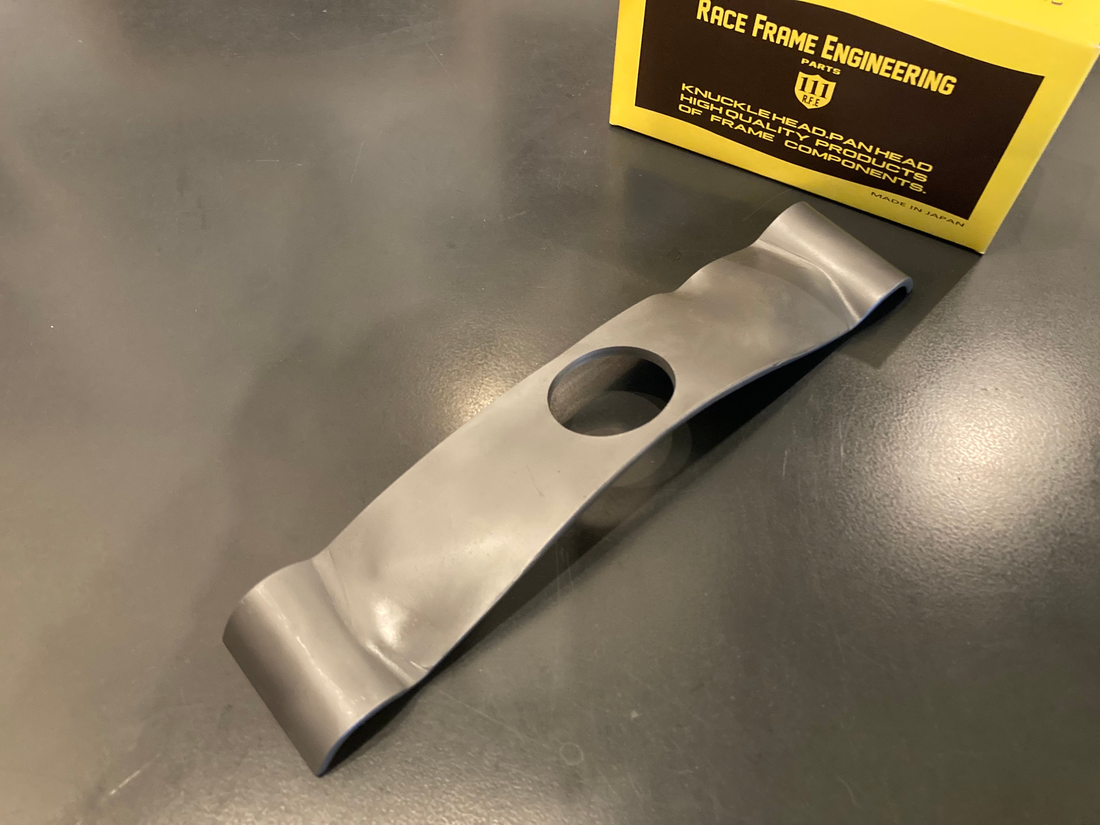 アッパーシートポストブレース　VC97　レプリカ　未塗装　RFE