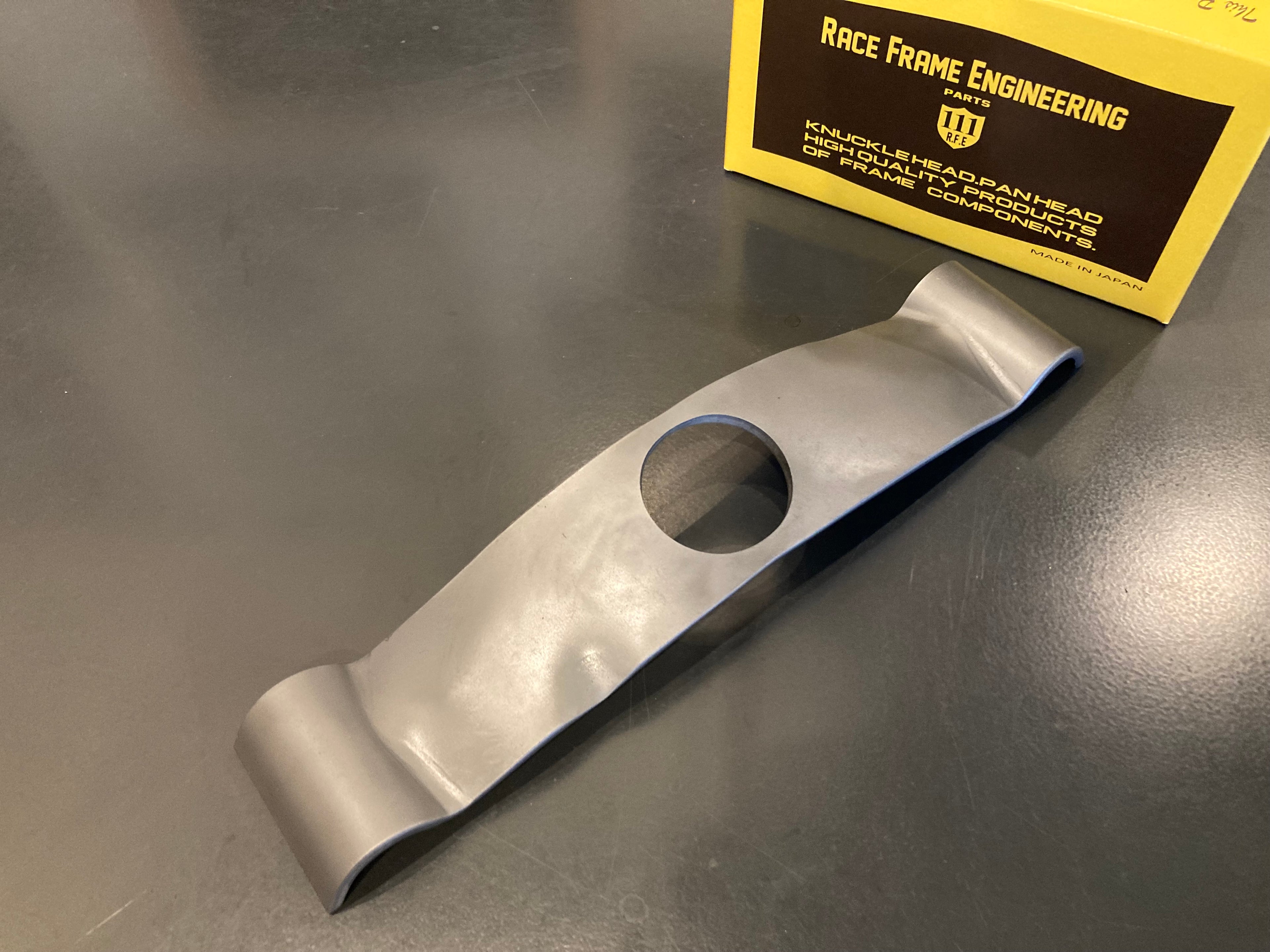 アッパーシートポストブレース　VC97　レプリカ　未塗装　RFE