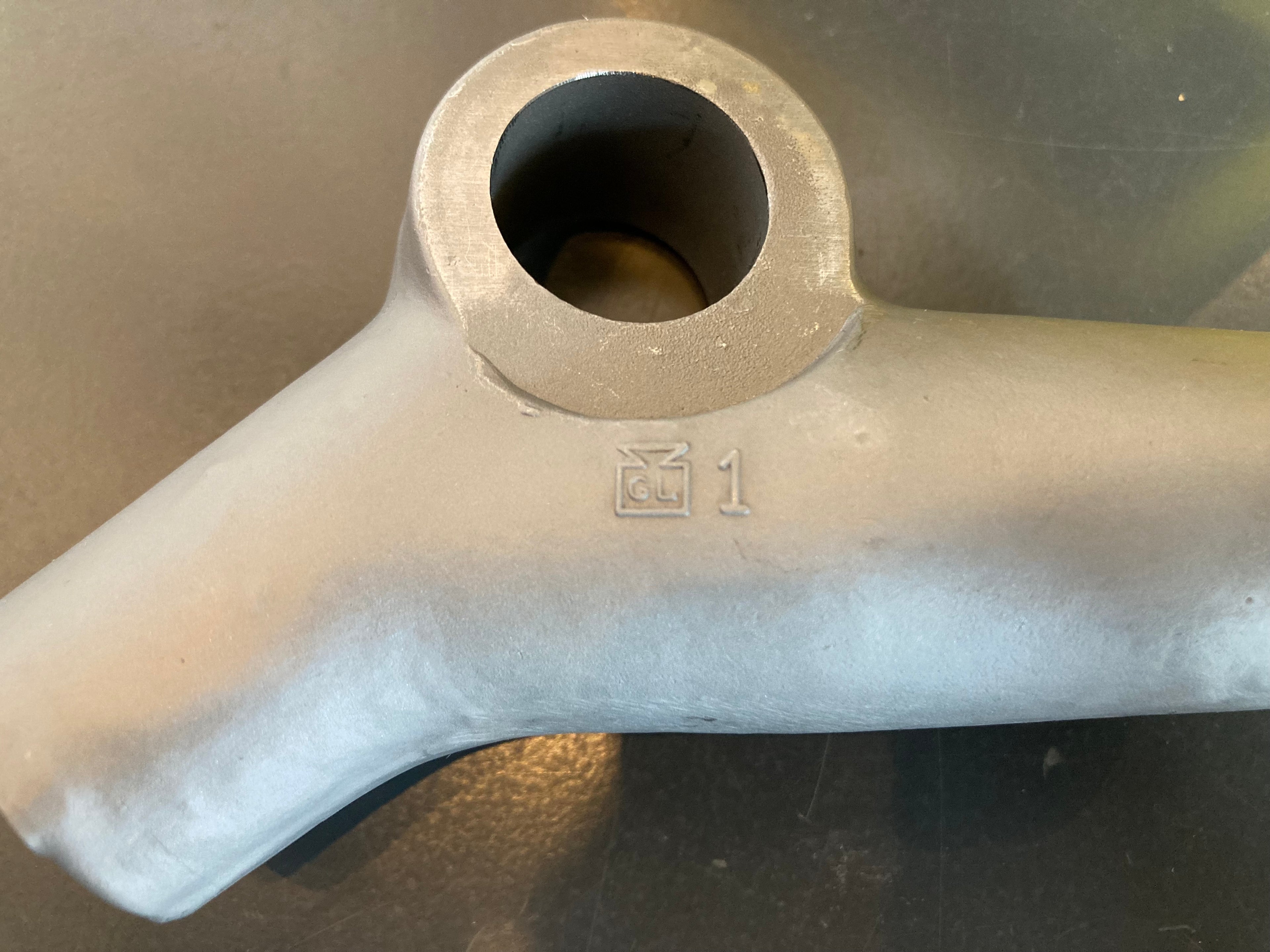 サイドカーループ右　VC105R　レプリカ　未塗装　RFE