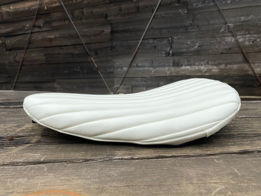 RAZZLE DAZZLE　ベイツソロシートレプリカ　ナロータイプ　艶あり白　SE002