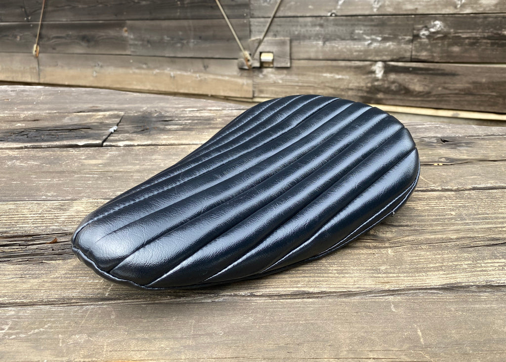 RAZZLE DAZZLE　ベイツソロシートレプリカ　ナロータイプ　艶あり黒　SE001