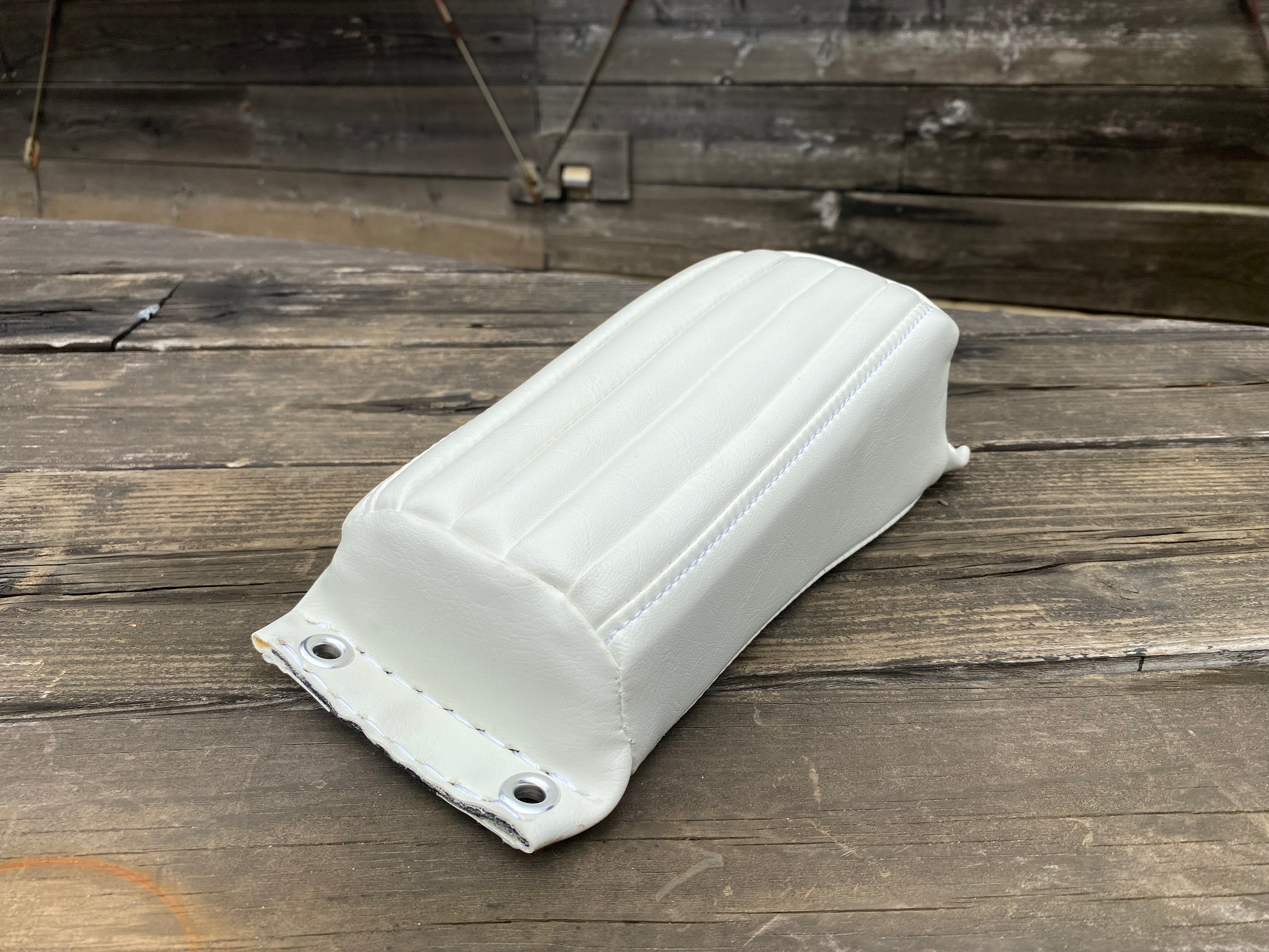 RAZZLE DAZZLE　ベイツピリオンパッドレプリカ　艶あり白　SE004