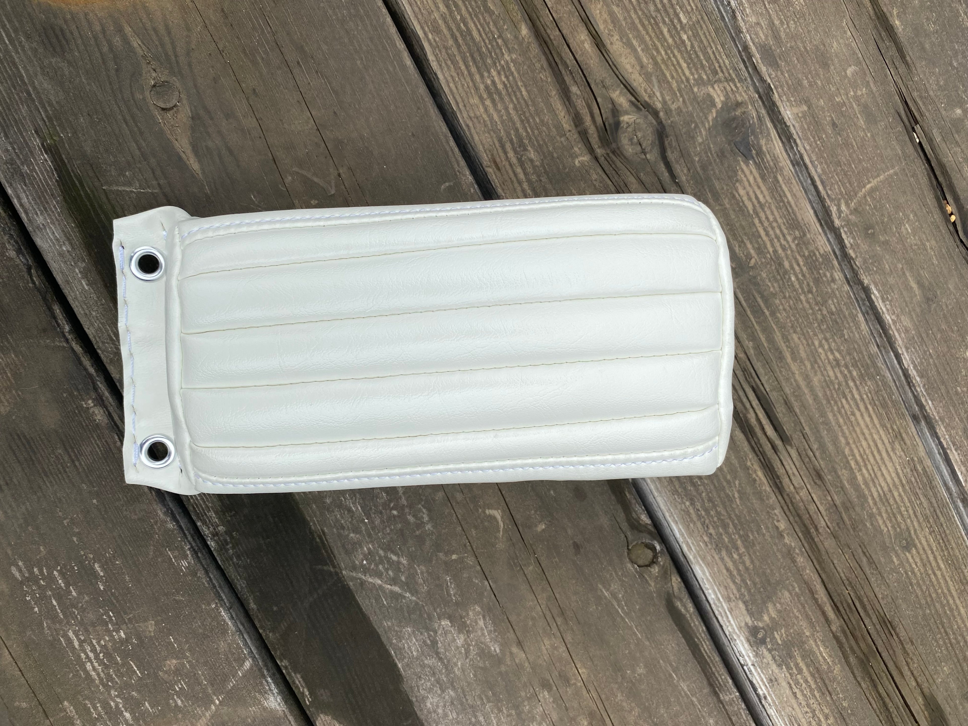 RAZZLE DAZZLE　ベイツピリオンパッドレプリカ　艶あり白　SE004